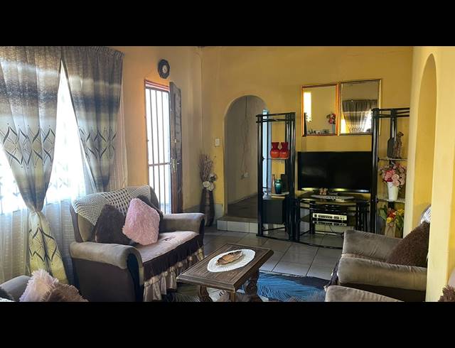 4 BEDROOM FREEHOLD FOR SALE IN TSAKANE